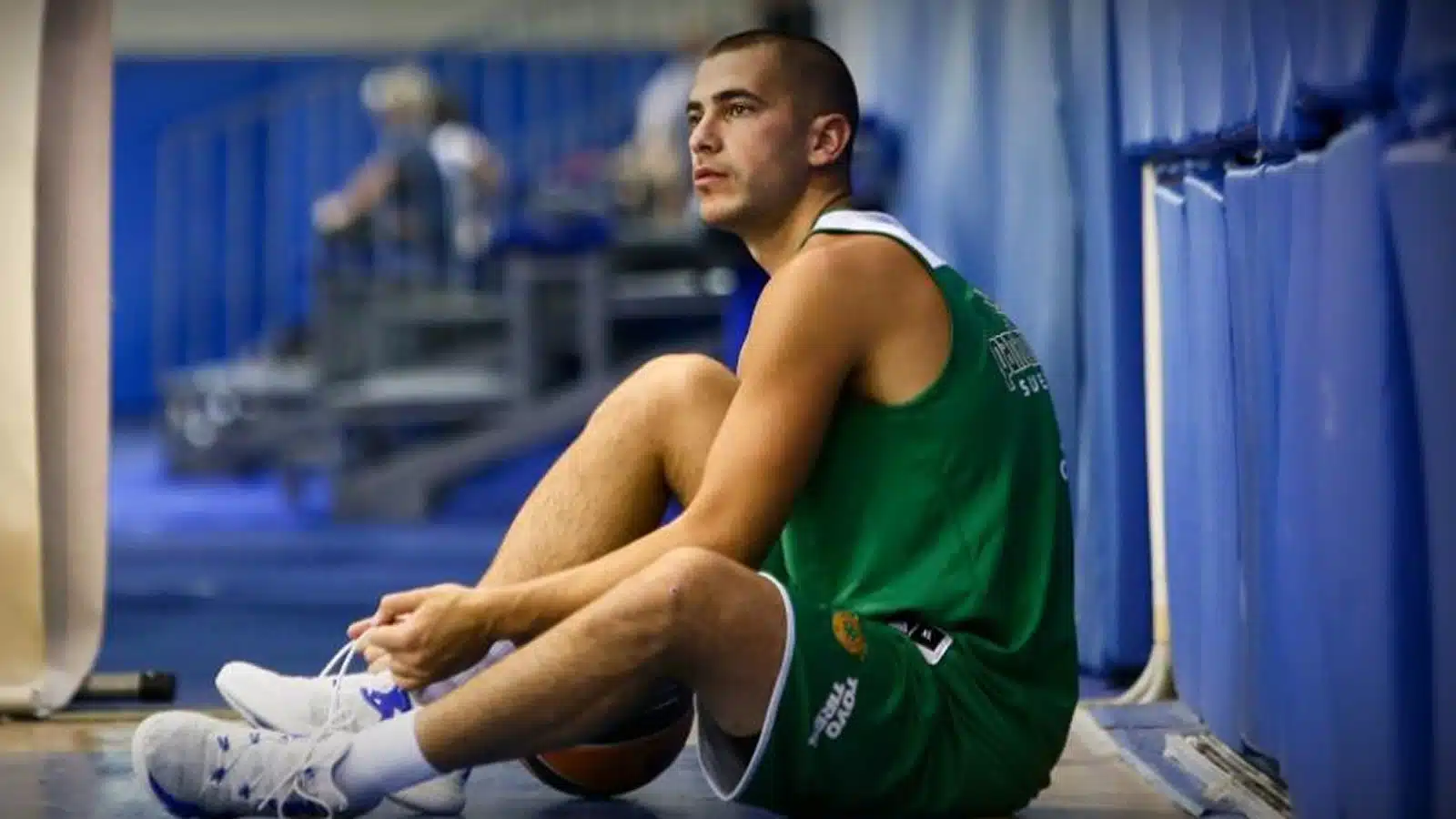 Λευτέρης Μποχωρίδης: Τα έβαλε με τον γίγαντα του Ολυμπιακού και ψάχνει οδοντίατρο 1 Λευτέρης Μποχωρίδης