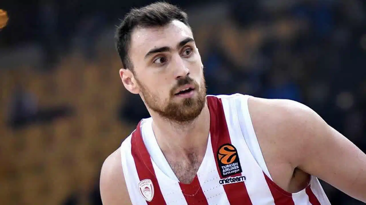 Νίκολα Μιλουτίνοφ: Φτάνει σήμερα στην Ελλάδα - Θα αγωνιστεί στο φιλικό του Σπανούλη; 2 Νίκολα Μιλουτίνοφ: Φτάνει σήμερα στην Ελλάδα - Θα αγωνιστεί στο φιλικό του Σπανούλη;