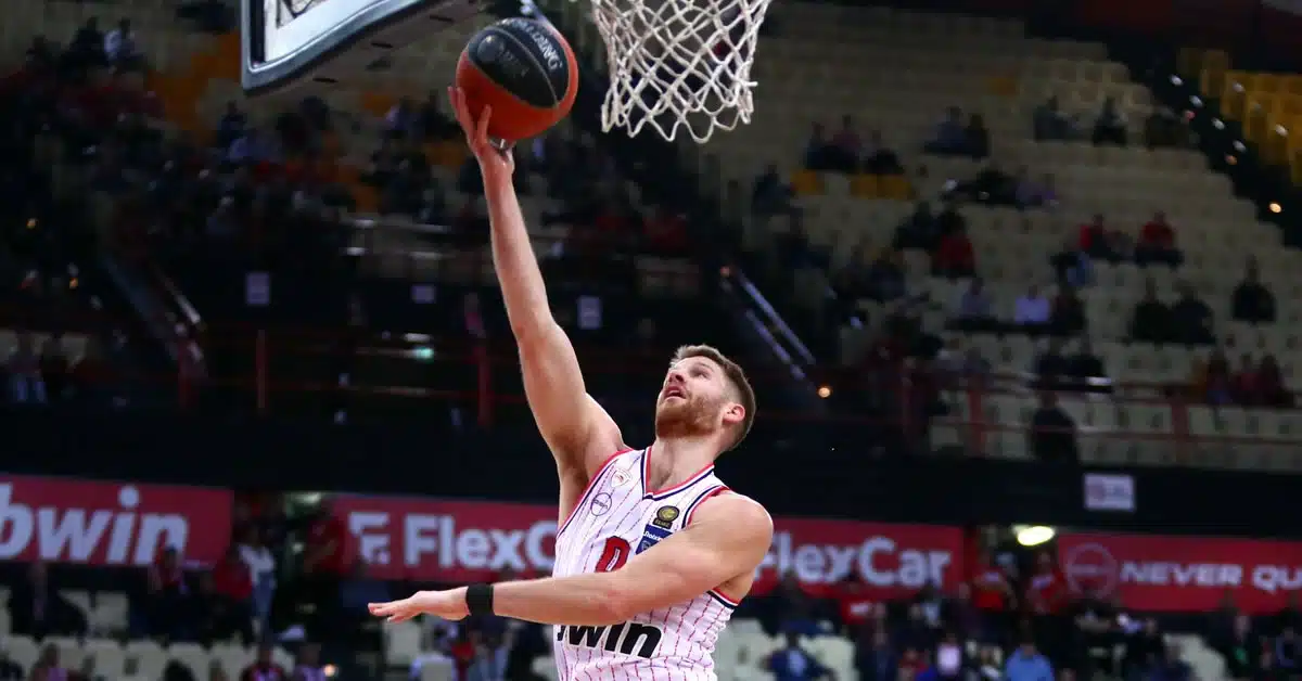 Ο Πετρούσεβ έκλεισε στον Ολυμπιακό, αλλά ο Μπαρτζώκας χαίρεται περισσότερο για την «επιστροφή του πεζοναύτη» 3 o petrousev ekleise ston olybiako alla o bartzokas chairetai perissotero gia tin epistrofi tou pezonafti