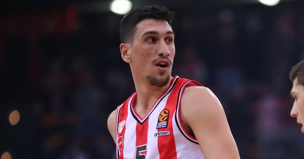 Ολυμπιακός: Χωρίς έξι παίκτες η ομάδα του Μπαρτζώκα στην Καρδίτσα! 2 olybiakos choris treis stin karditsa