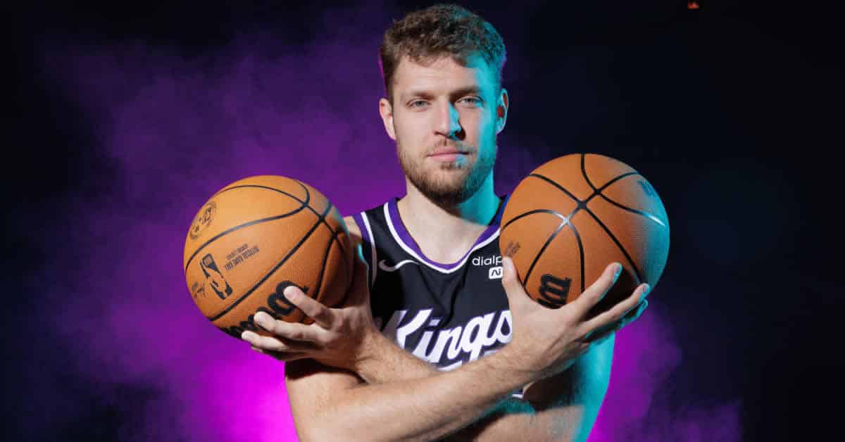 pos o sasa vezenkof vlepei ton dromo sto nba