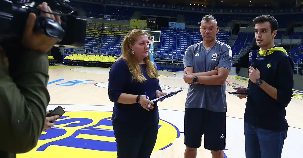 sarounas giasikevitsious xekinise tin klapsa