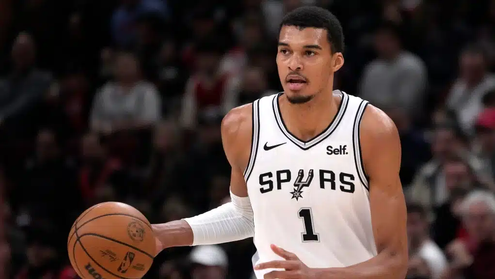 Αντετοκούνμπο για Γουεμπανιάμα: «Να προσέξεις το σώμα σου και το μυαλό σου και όλα θα πάνε καλά» 1 wembanyama 1