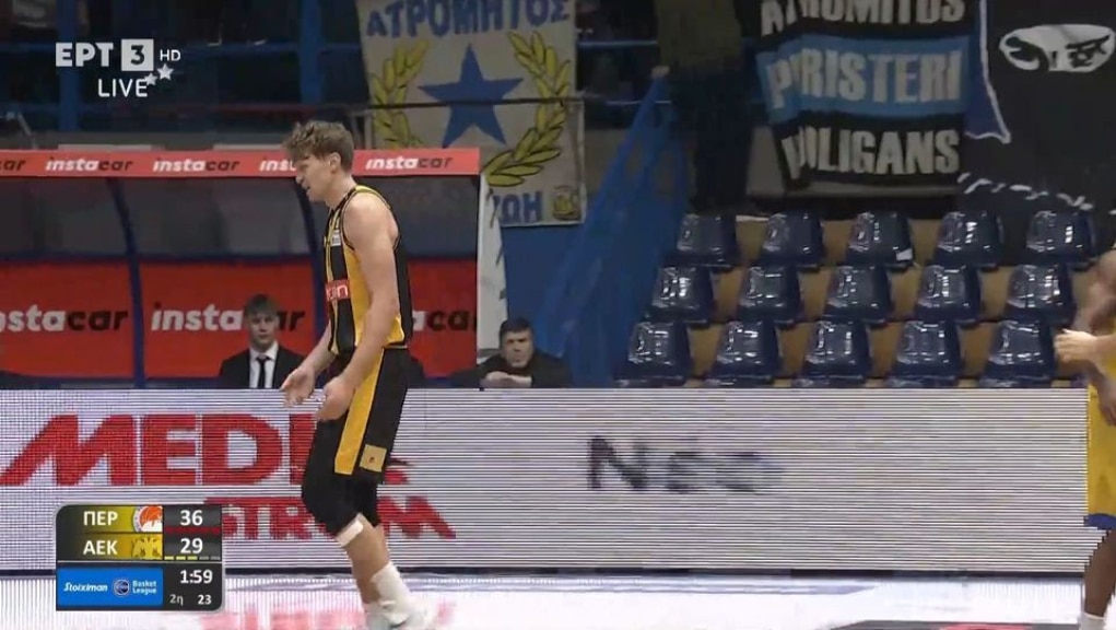 Αποχώρησε τραυματίας ο Κουζμίνσκαςvideo