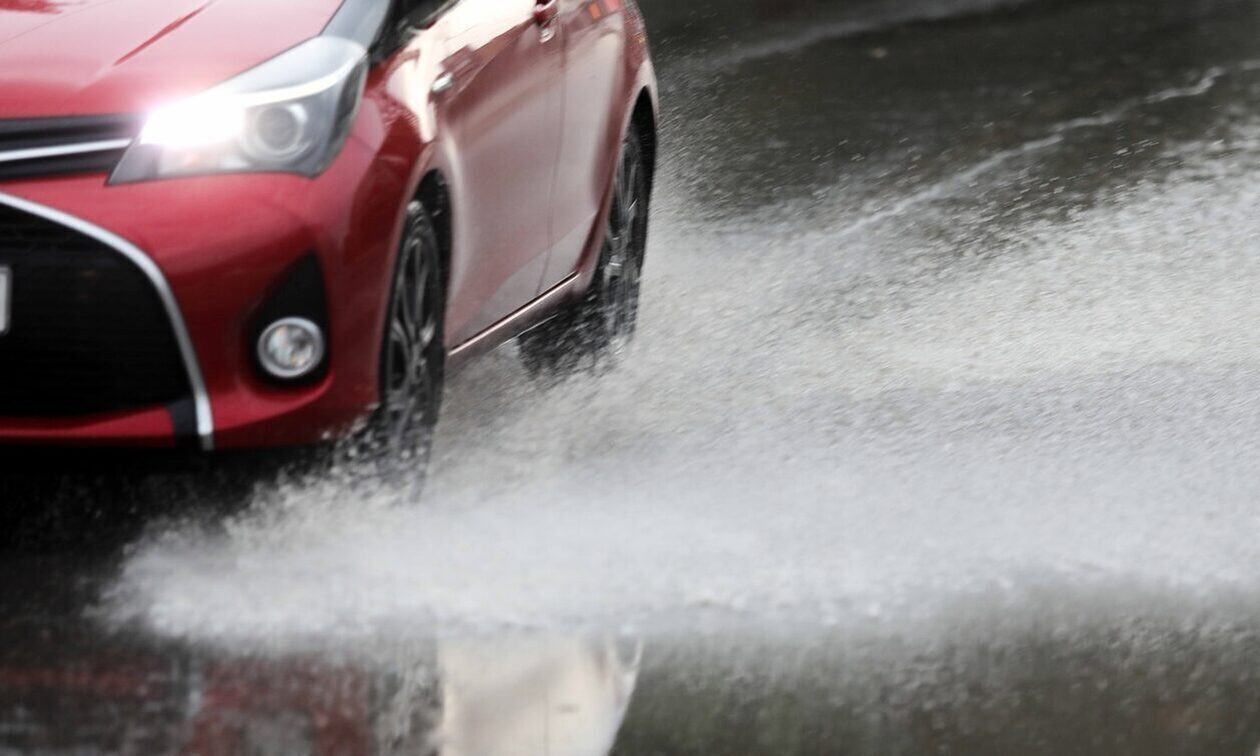 Πλημμύρισε η Παραλιακή στον Φλοίσβο