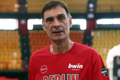 giorgos bartzokas o skakistis echei genethlia