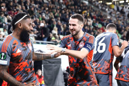 o rontinei me ton diko tou monadiko tropo