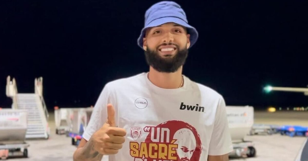 Είναι τρελός αυτός ο Γάλλος. Ο Εβάν Φουρνιέ γνώρισε την αποθέωση στην άφιξη του 2 einai trelos aftos o gallos o evan fournie gnor