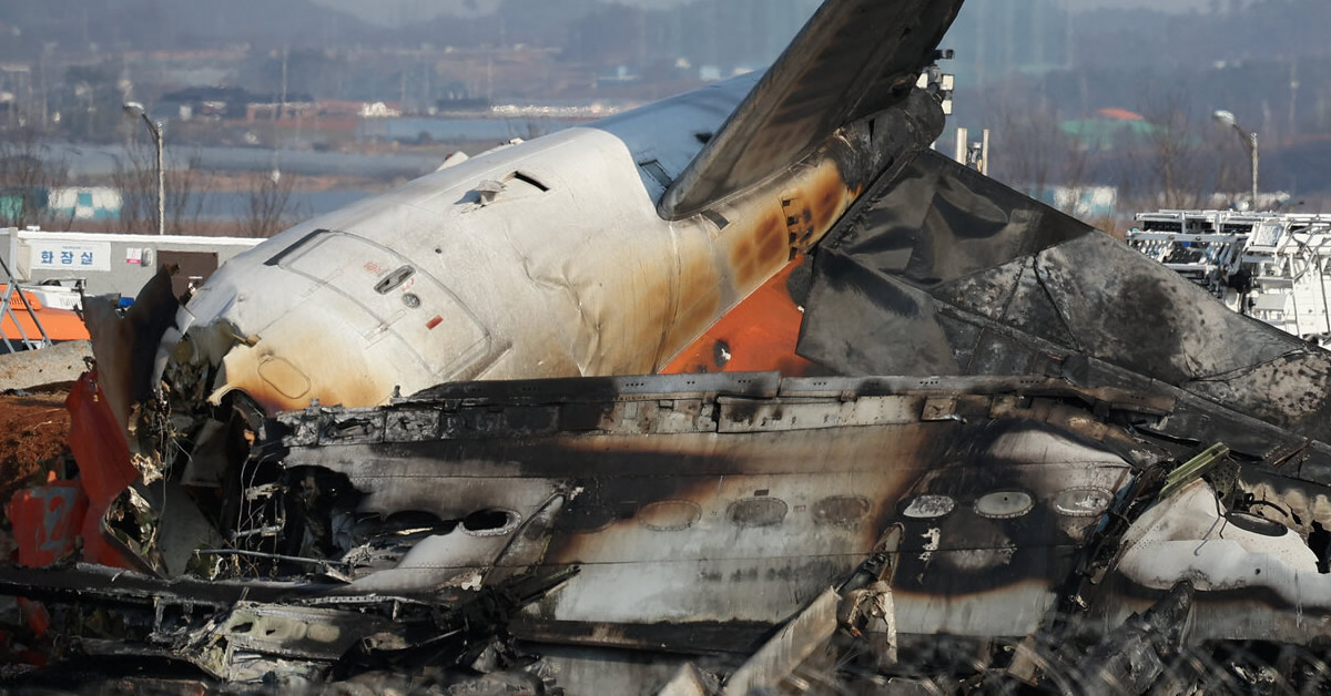 Τραγωδία στη Νότια Κορέα: 179 νεκροί,2 ζωντανοί μετά από αεροπορική συντριβή. Τι συμβαίνει με τα...; 1 tragodia sti notia korea 179 nekroi apo aeropor