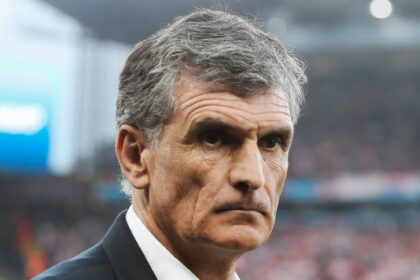 mentilibar se mood anatropon poioi neoi paiktes