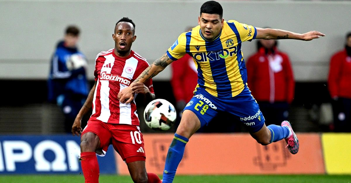 Ολυμπιακός – Αστέρας: Έντονες διαμαρτυρίες για τη διαιτησία, με δύο περιπτώσεις πέναλτι που δεν εξετάστηκαν από το VAR. Δείτε τη φάση που εξόργισε τους «ερυθρόλευκους».