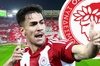 Ο Μπάμπης Κωστούλας πανηγυρίζει το γκολ του απέναντι στον Παναθηναϊκό, που φέρνει τον Ολυμπιακό ένα βήμα από το Champions League