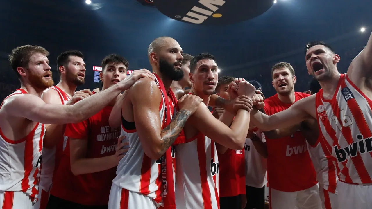 afti tha einai i nea vasiki 5ada tou olybiakou