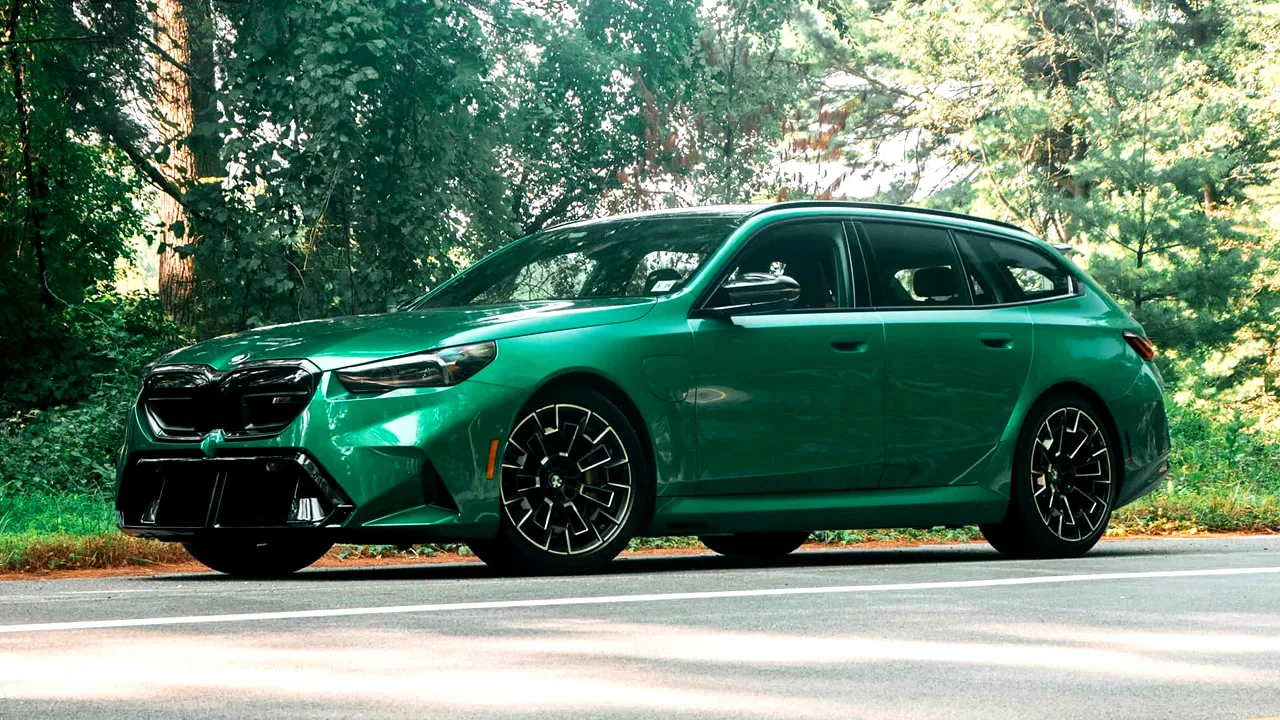 bmw m5 touring 2025 yvridiko teras me 717 ippou