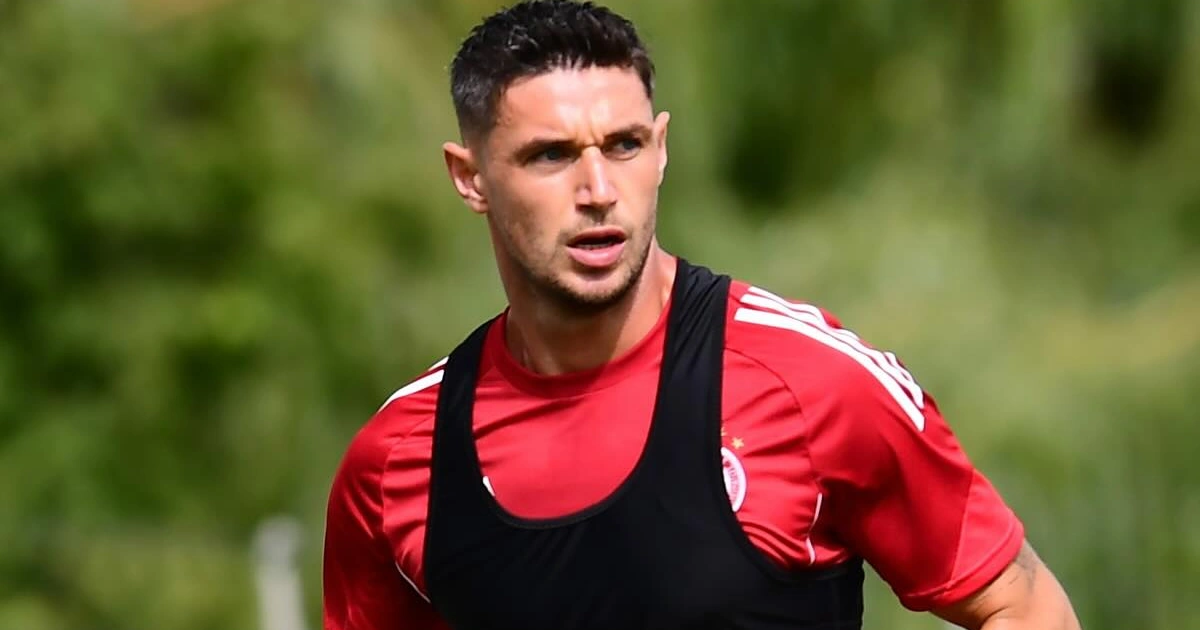 den paizei oyte me volo o giaremtsoyk