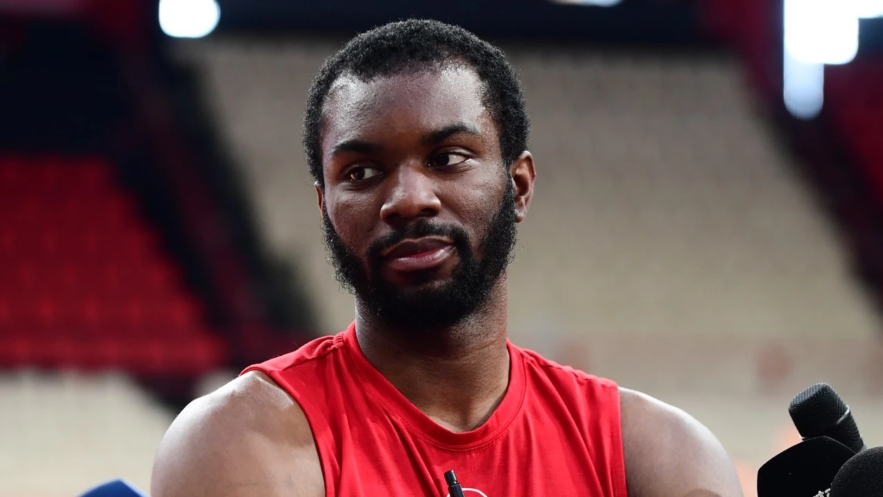 kinan evans apofasismenos o amerikanos stelnei