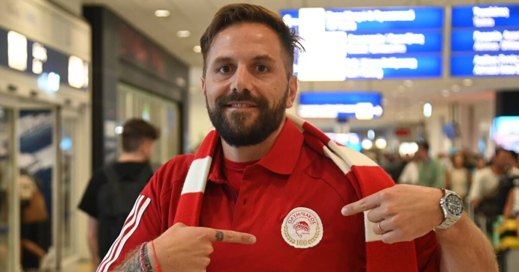 Ο Καβάνα είναι εδώ για τον Θρύλο