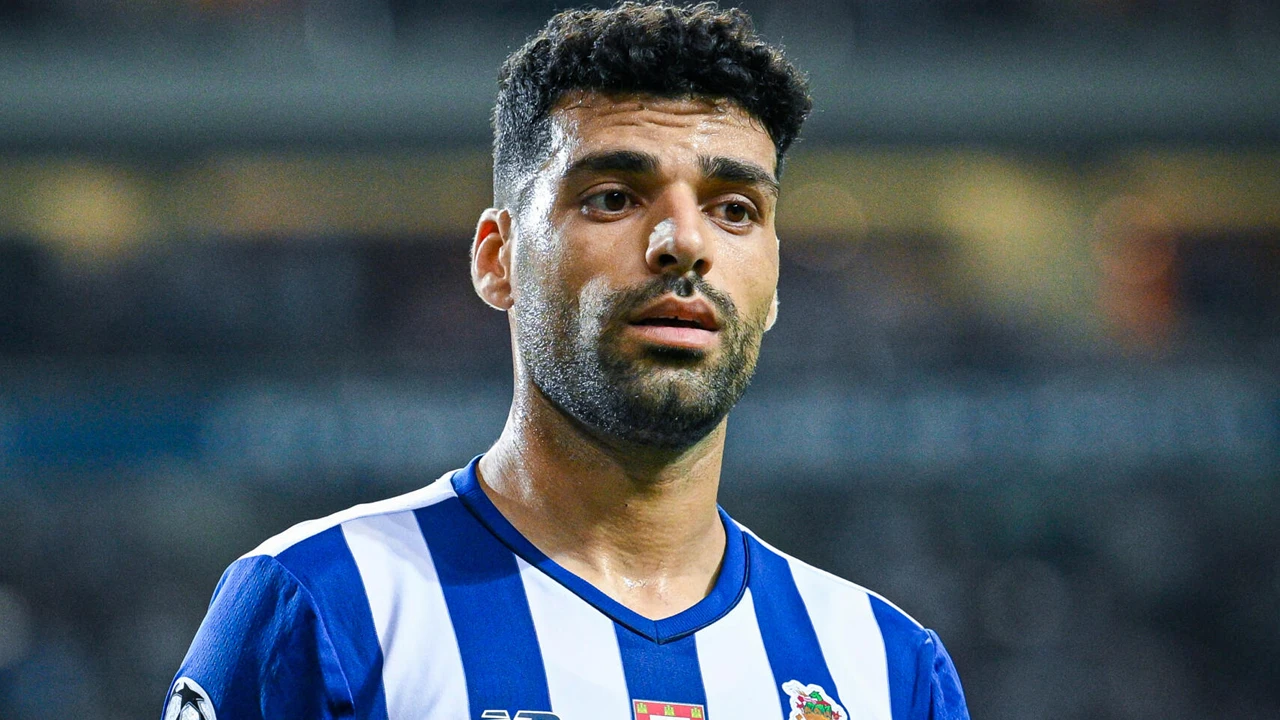 mechnti taremi o olympiakos pairnei kefali