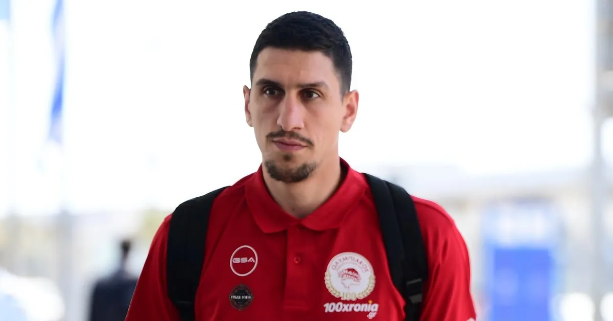 o olybiakos kleidose ton giannouli larentzaki