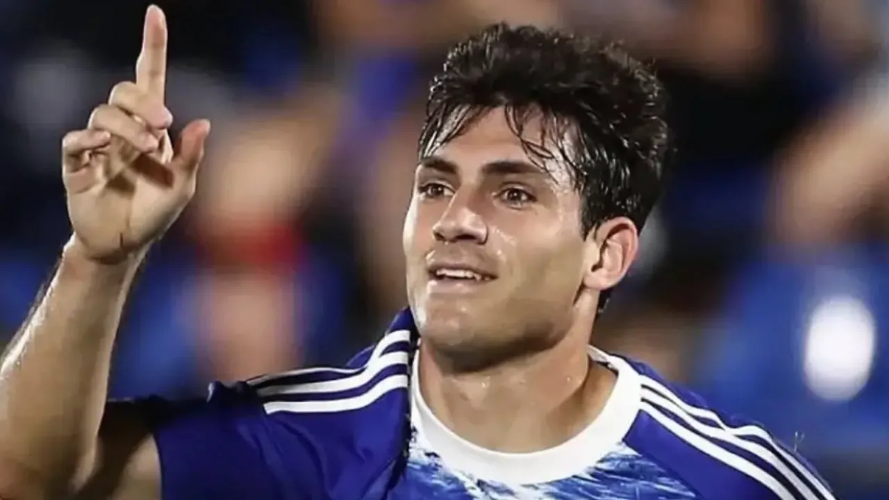 olybiakos trechei gia na kleisei antino