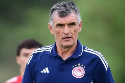 stin italia o olybiakos gia machi me ti napoli