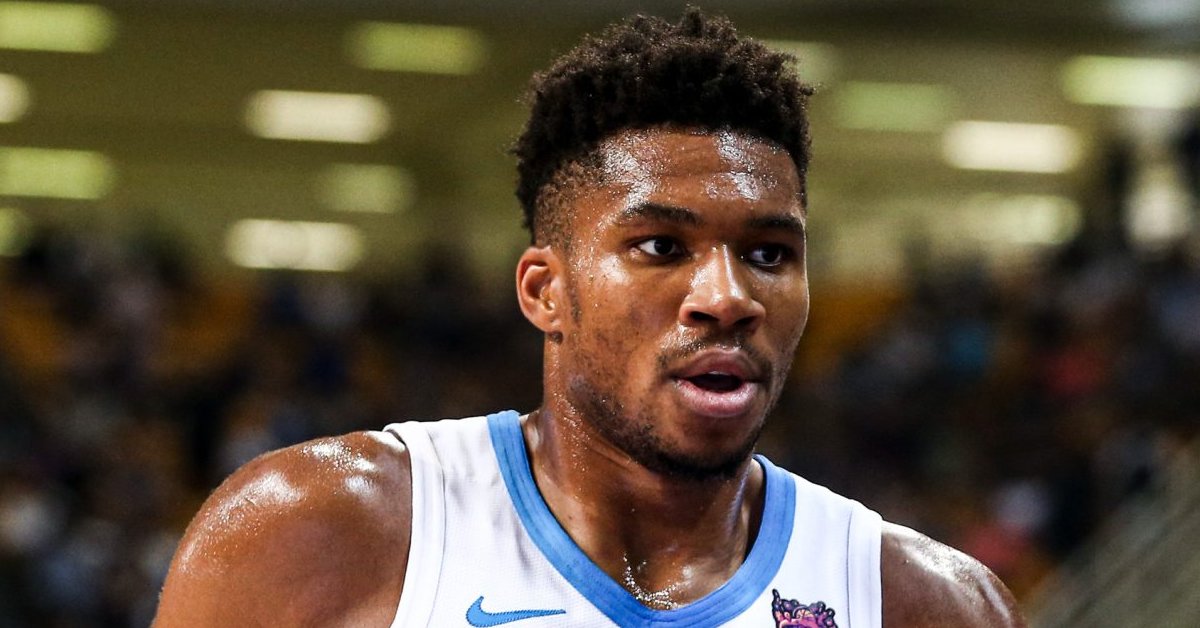 eurobasket 2025 i machi ton giganton xekina i kardia toy eurobasket chtypaei tora