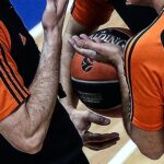Μεγάλες αλλαγές στη διαιτησία της Euroleague 2025/26: τέλος στις προειδοποιήσεις, άμεσες τεχνικές ποινές, νέο πλαίσιο για challenge και αποβολές προπονητών.