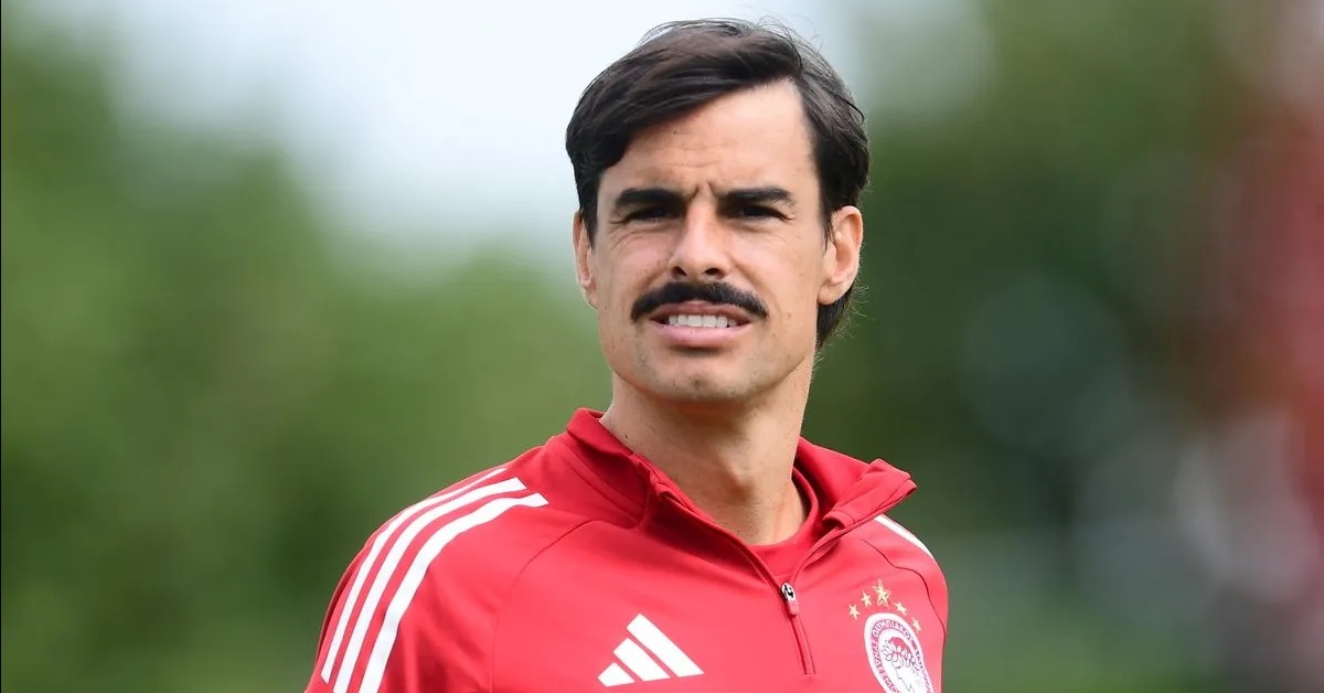 ntani gkarsia giati o ispanos vlepei tin anametrisi me panserraiko os pagida