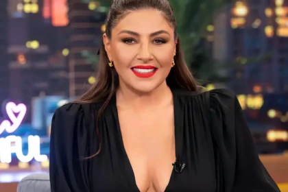 Έλενα Παπαρίζου