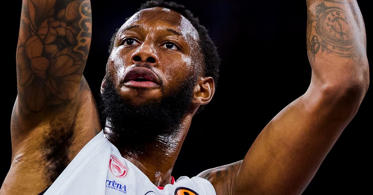 olympiakos baskonia ward hall debut 1