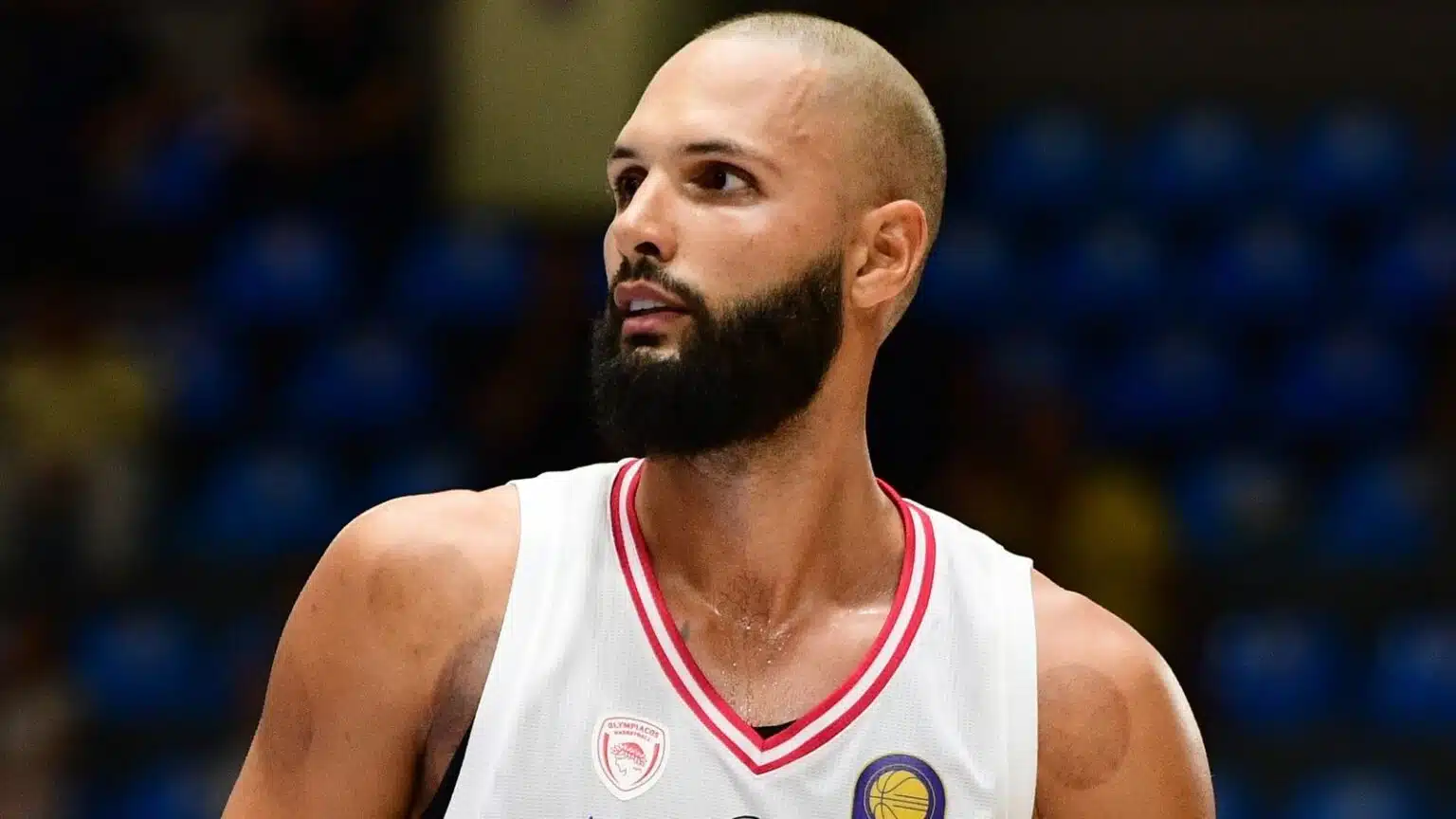 olympiakos ektos me dubai bc o evan