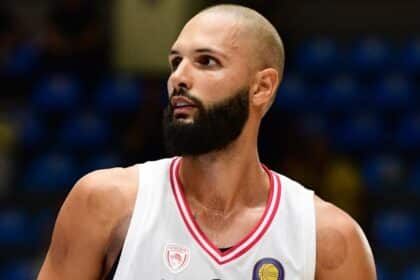 olympiakos ektos me dubai bc o evan