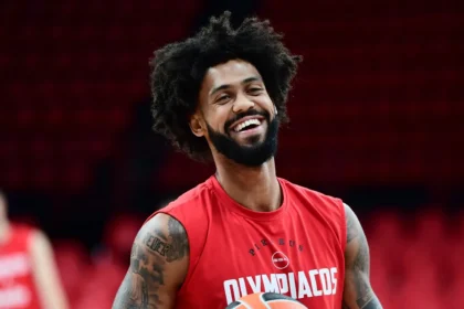 olympiakos i machi me tin efes