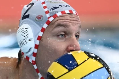 polo andron o olympiakos xekina tin e