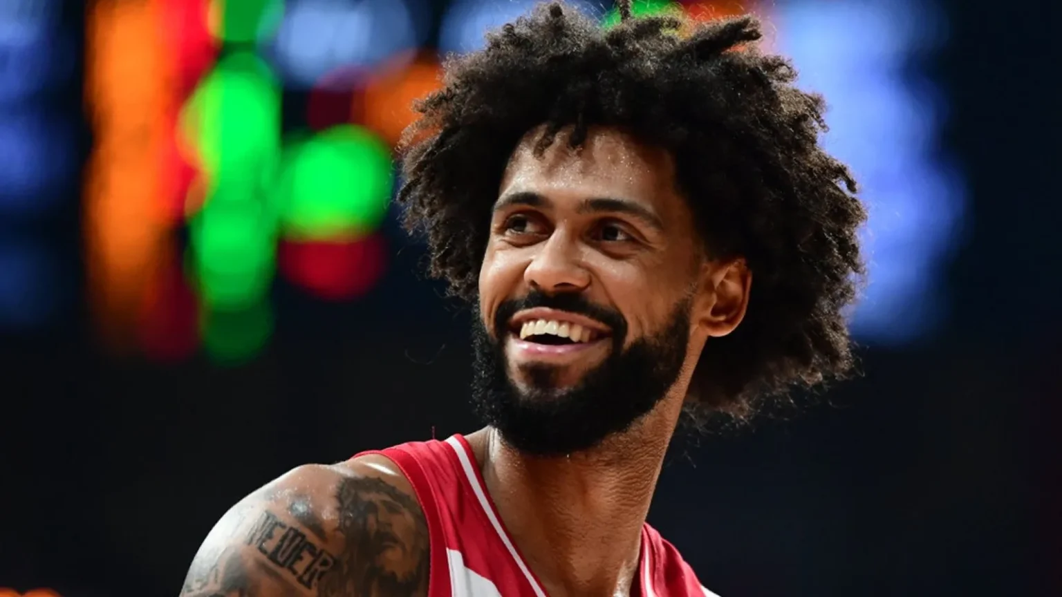 tailer ntorsei apo ektelestis se maes