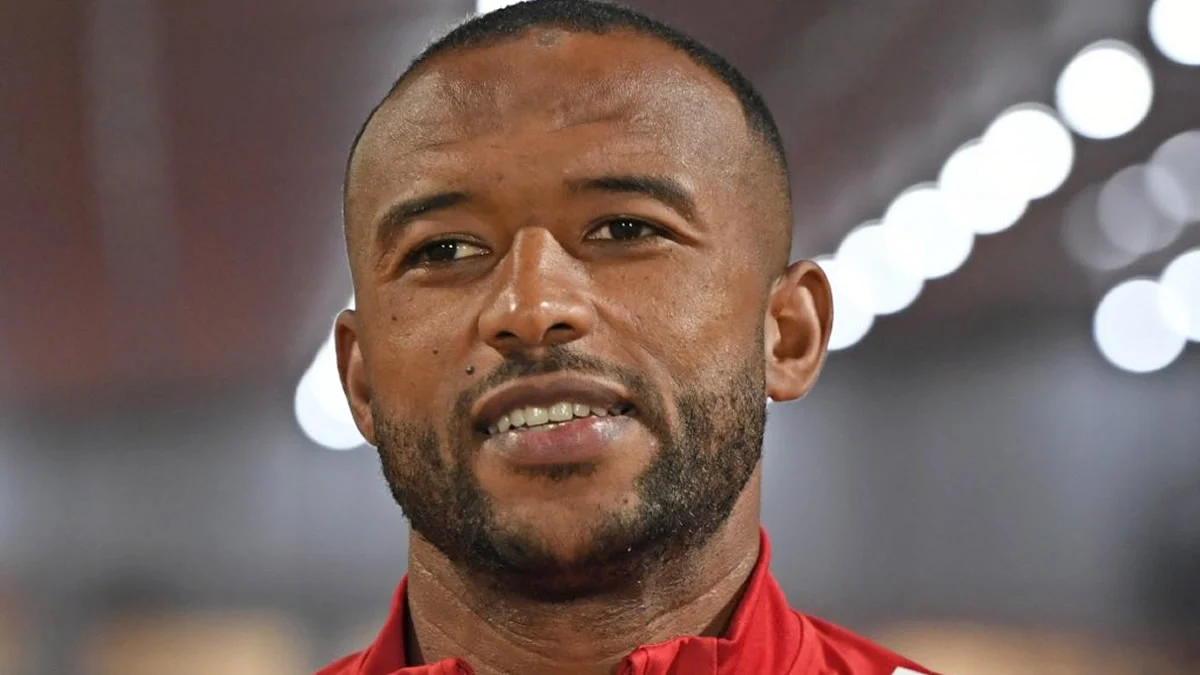 Ο Ελ Κααμπί πανηγυρίζει γκολ με τη φανέλα του Ολυμπιακού