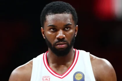 Ο Keenan Evans στο ντεμπούτο του με τη φανέλα του Ολυμπιακού.