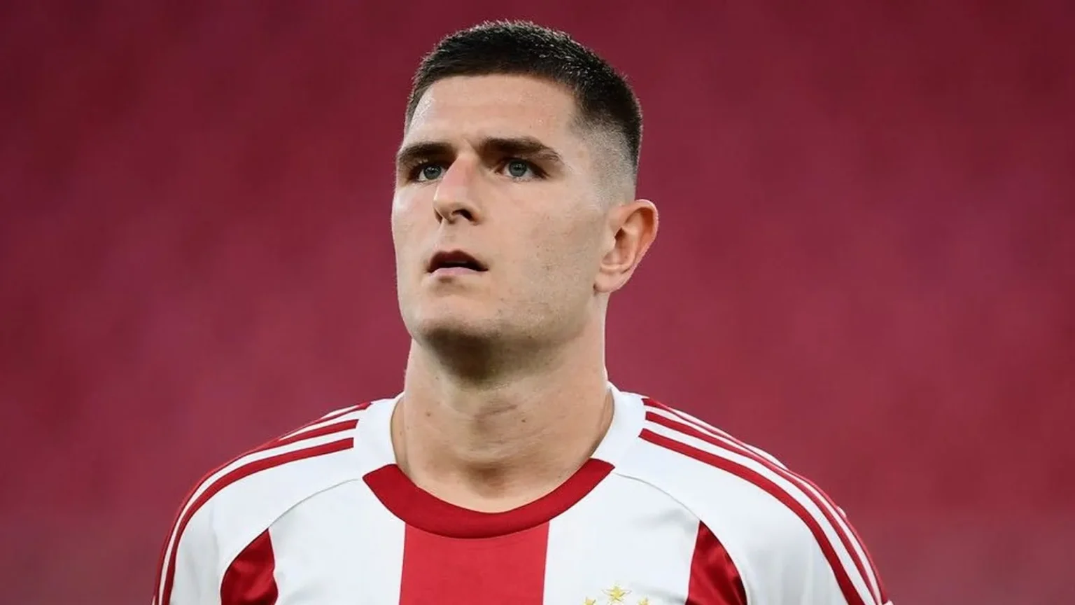 Ο Λορέντζο Πιρόλα με τη φανέλα του Ολυμπιακού σε αγώνα Champions League