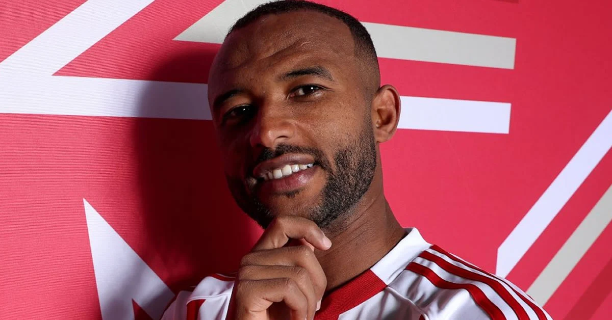 Ο Ελ Κααμπί με την φανέλα του Ολυμπιακού