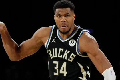 Ο Γιάννης Αντετοκούνμπο σε αγώνα των Μπακς