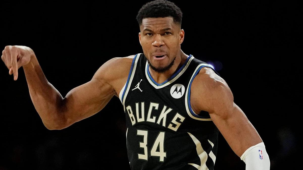 Ο Γιάννης Αντετοκούνμπο σε αγώνα των Μπακς