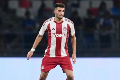 Ο Αλέξης Καλογερόπουλος σε φάση απο τον αγώνα Παναιτωλικός – Ολυμπιακός στο Αγρίνιο.