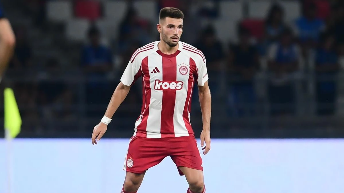 Ο Αλέξης Καλογερόπουλος σε φάση απο τον αγώνα Παναιτωλικός – Ολυμπιακός στο Αγρίνιο.