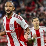 Ο Ελ Κααμπί του Ολυμπιακού πανηγυρίζει σε αγώνα της ομάδας