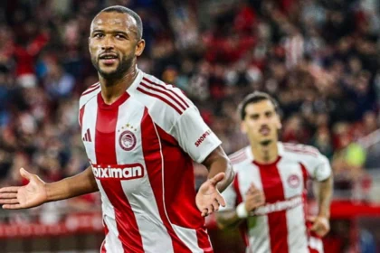 Ο Ελ Κααμπί του Ολυμπιακού πανηγυρίζει σε αγώνα της ομάδας