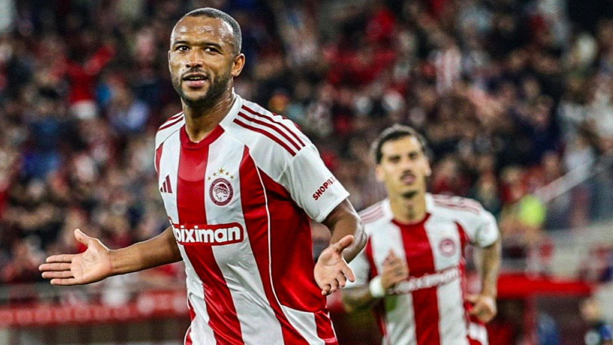 Ο Ελ Κααμπί του Ολυμπιακού πανηγυρίζει σε αγώνα της ομάδας