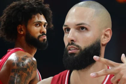 Ντόρσεϊ και Φουρνιέ σε φάση αγώνα στο ΣΕΦ