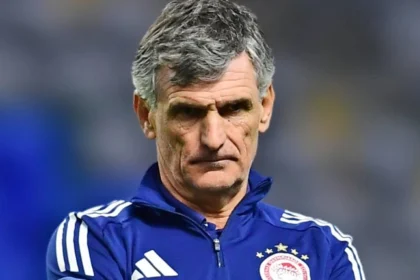 ΟΜεντιλίμπαρ παρακολουθεί την προπόνηση των παικτών του Ολυμπιακού στην Αστάνα