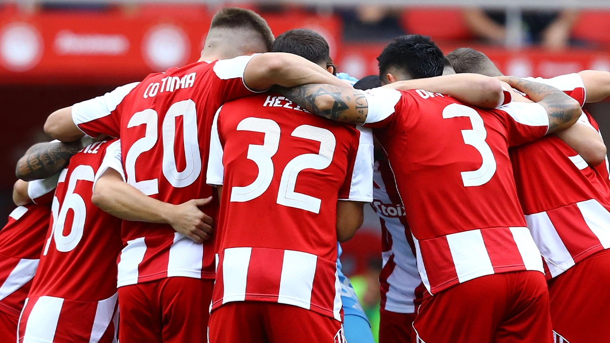 Οι παίκτες του Ολυμπιακού πριν απο αγώνα