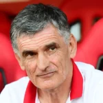 Ο Χοσέ Λουίς Μεντιλίμπαρ καθοδηγεί την ομάδα του Ολυμπιακού πριν το Σούπερ Καπ